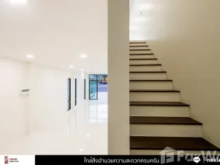 For sale 4 bed townhouse in Mueang Krabi, Krabi