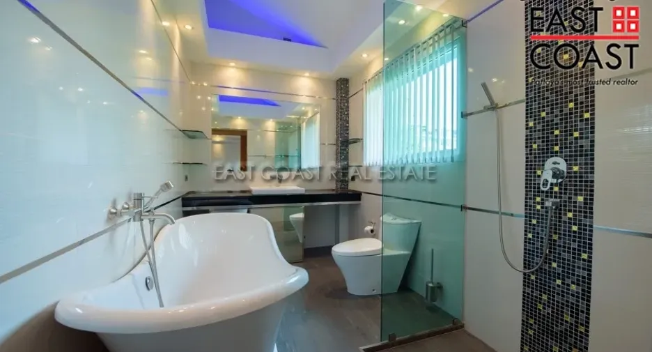 For rent and for sale 4 bedrooms house in Bang Lamung, Chonburi