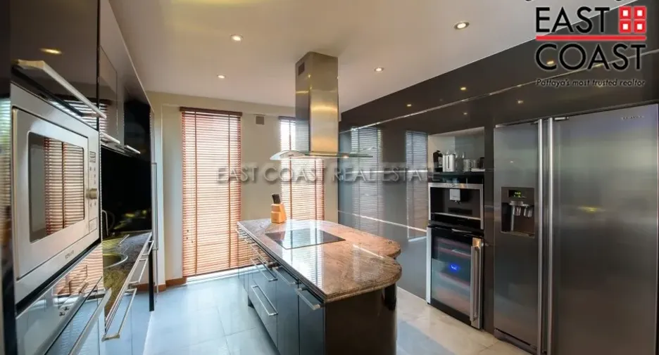 For rent and for sale 4 bedrooms house in Bang Lamung, Chonburi