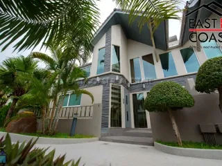 For rent そして for sale 4 ベッドルーム house in Bang Lamung, Chonburi