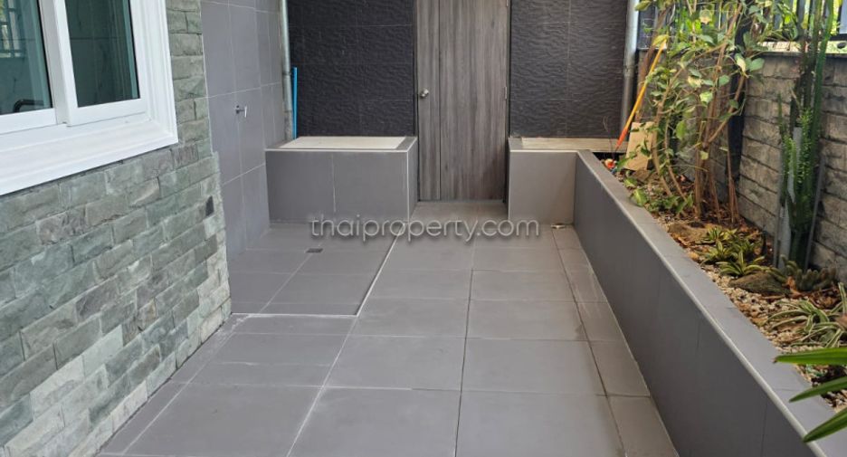 Haus zum Kauf mit 3 Zimmer in Bang Lamung, Chonburi