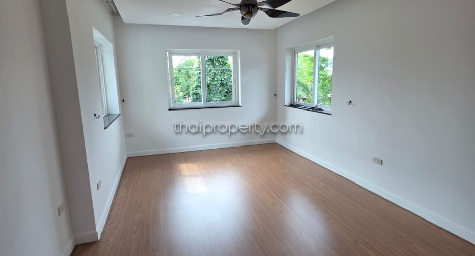 Haus zum Kauf mit 3 Zimmer in Bang Lamung, Chonburi