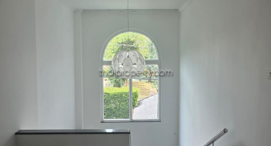Haus zum Kauf mit 3 Zimmer in Bang Lamung, Chonburi