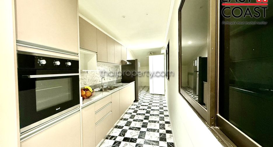 Casa en venta de 4 habitaciones en Bang Lamung, Chonburi