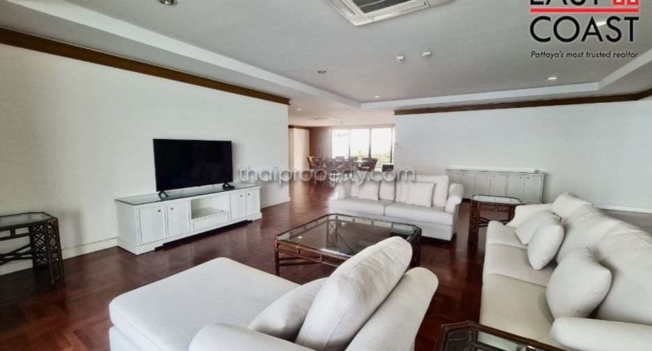 For rent 4 bedrooms condo in Bang Lamung, Chonburi