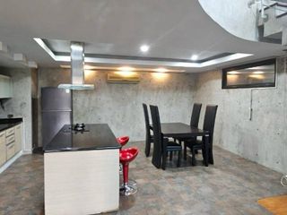 For rent 2 bed house in Pathum Wan, Bangkok