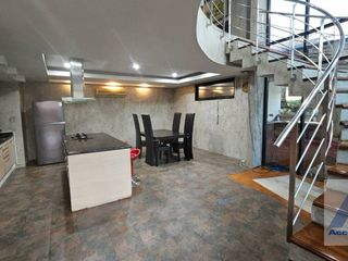 For rent 2 bed house in Pathum Wan, Bangkok