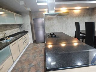 For rent 2 bed house in Pathum Wan, Bangkok