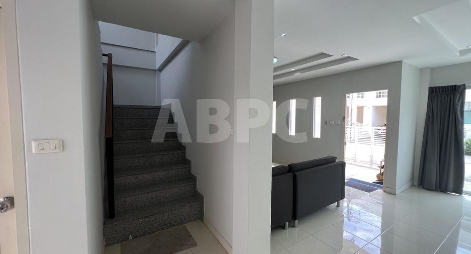 Reihenhaus zum Kauf mit 2 Zimmer in Mueang Rayong, Rayong
