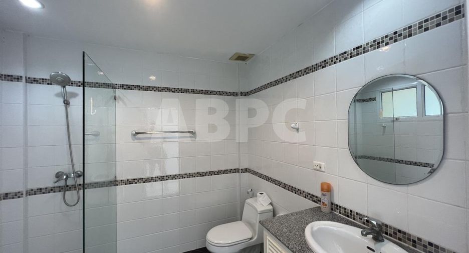 For sale 2 bedrooms townhouse in Mueang Rayong, Rayong