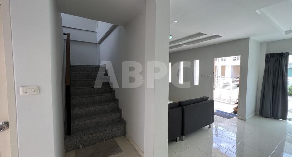 For sale 2 bedrooms townhouse in Mueang Rayong, Rayong