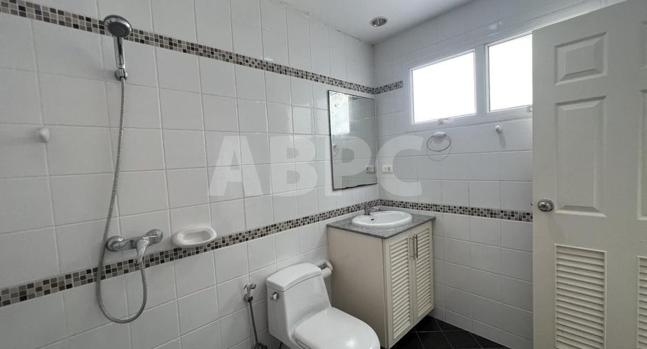Reihenhaus zum Kauf mit 2 Zimmer in Mueang Rayong, Rayong