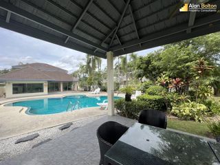 For sale 2 Beds townhouse in Mueang Rayong, Rayong
