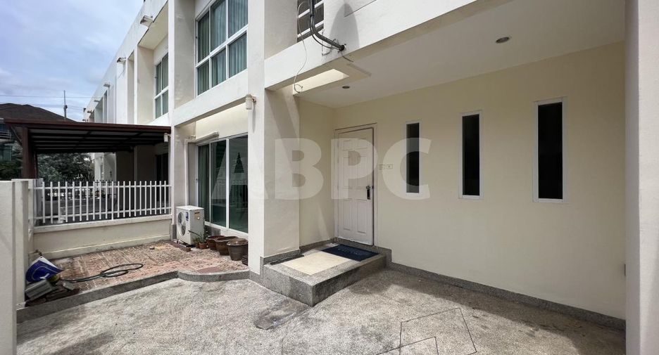 For sale 2 bedrooms townhouse in Mueang Rayong, Rayong