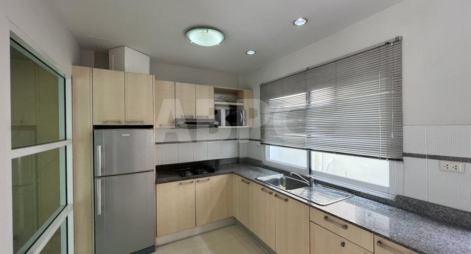 For sale 2 bedrooms townhouse in Mueang Rayong, Rayong