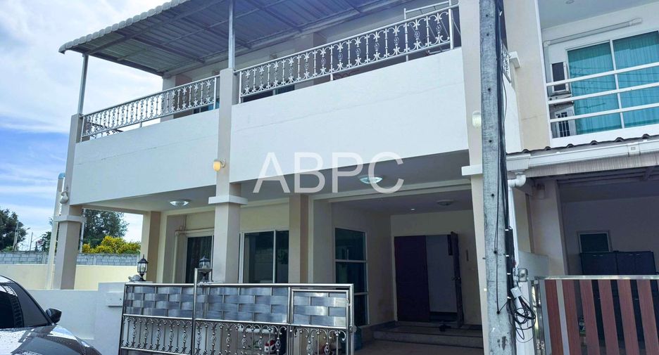 À vendre 3 chambres maison de ville à Mueang Rayong, Rayong