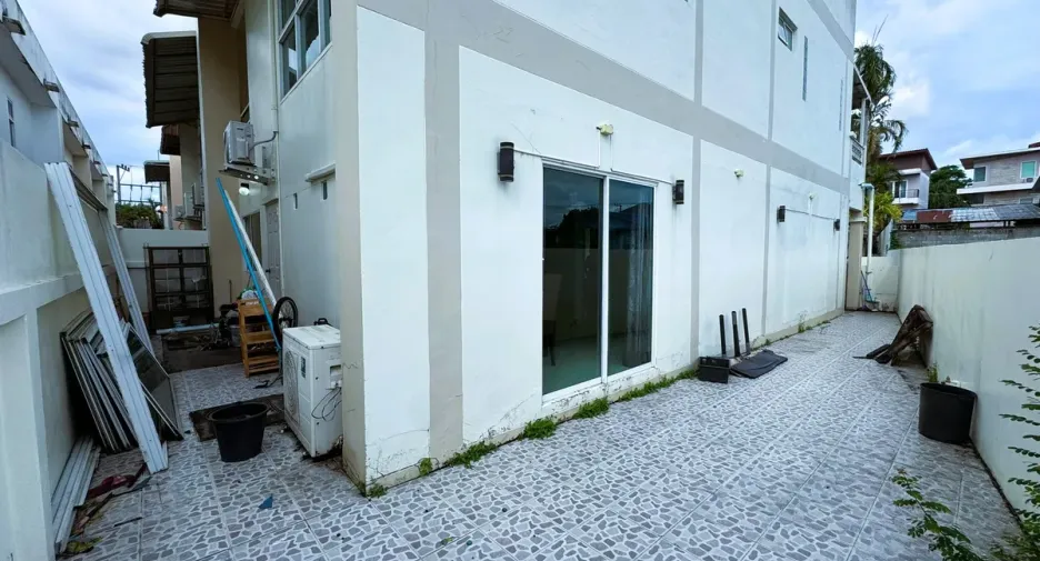 For sale 3 bedrooms townhouse in Mueang Rayong, Rayong