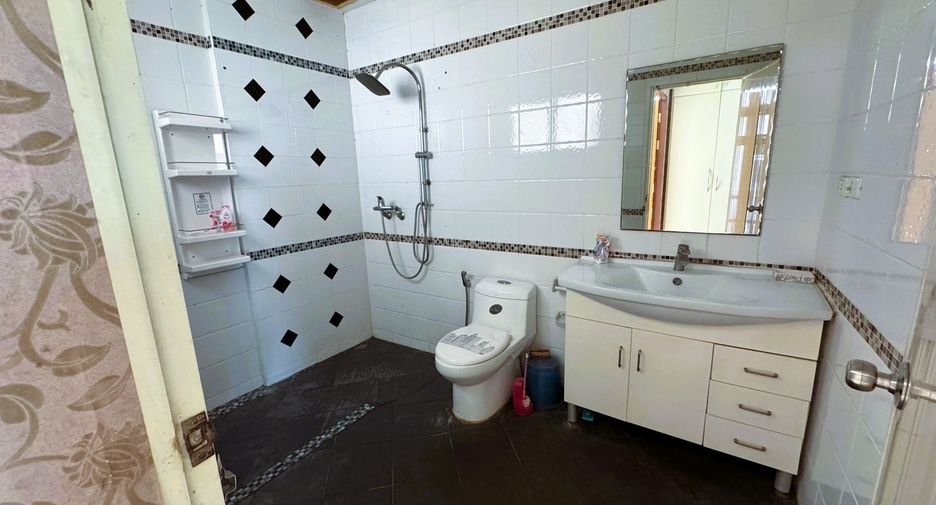 Casa adosada en venta de 3 habitaciones en East Pattaya, Pattaya