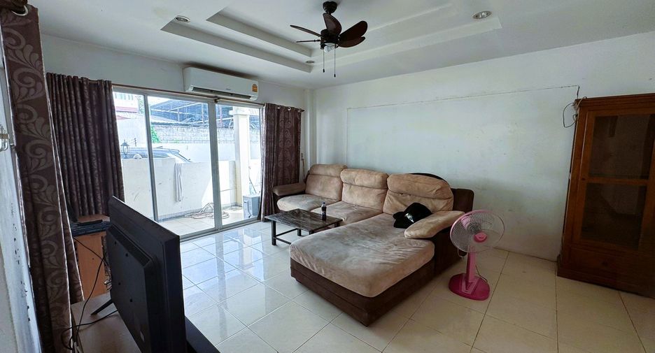 Casa adosada en venta de 3 habitaciones en East Pattaya, Pattaya