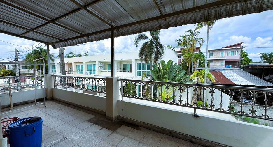 Casa adosada en venta de 3 habitaciones en East Pattaya, Pattaya