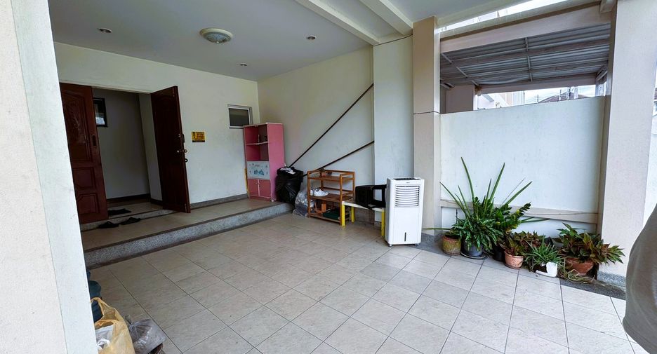 Casa adosada en venta de 3 habitaciones en East Pattaya, Pattaya
