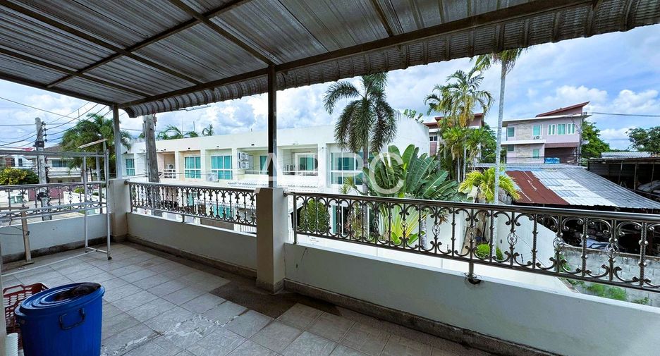 À vendre 3 chambres maison de ville à Mueang Rayong, Rayong