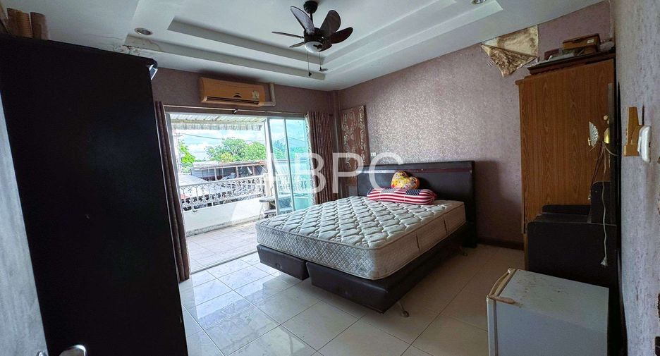 À vendre 3 chambres maison de ville à Mueang Rayong, Rayong