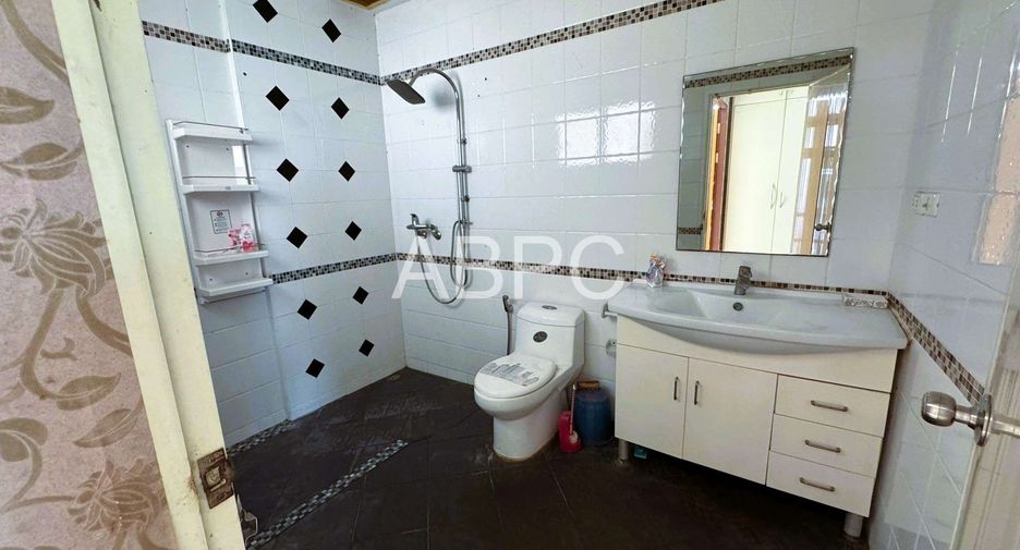 À vendre 3 chambres maison de ville à Mueang Rayong, Rayong