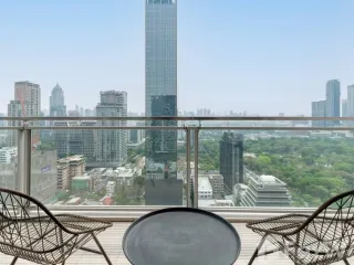 For rent 2 bed condo in Pathum Wan, Bangkok