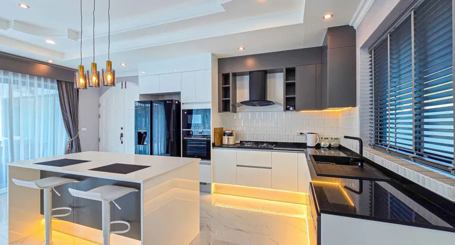 For sale 4 bed house in East Pattaya, Pattaya