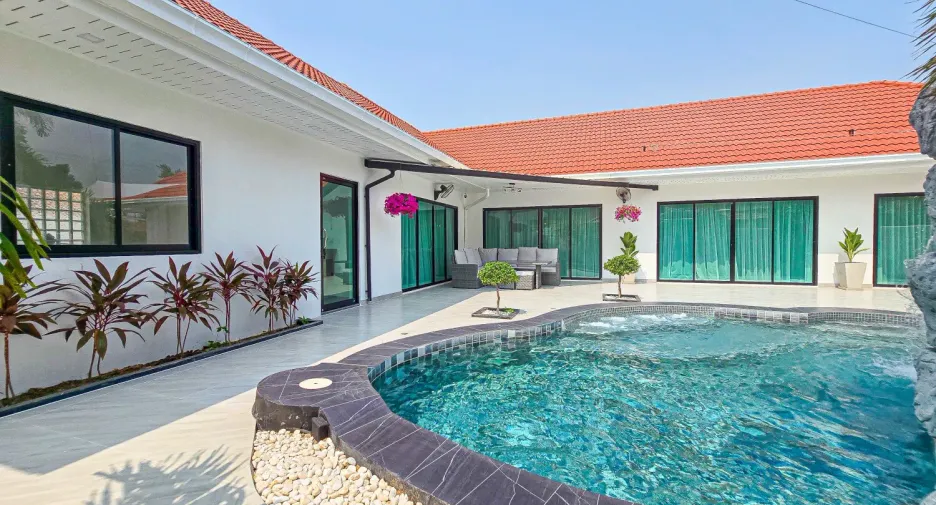 For sale 4 bed house in East Pattaya, Pattaya