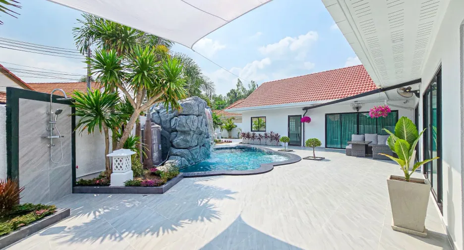 For sale 4 bed house in East Pattaya, Pattaya