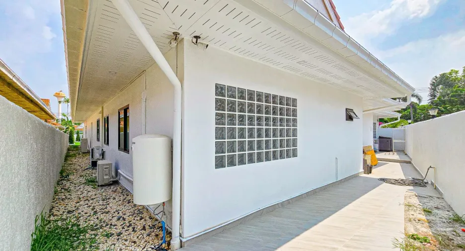 For sale 4 bed house in East Pattaya, Pattaya