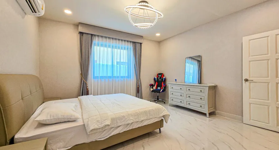 For sale 4 bed house in East Pattaya, Pattaya
