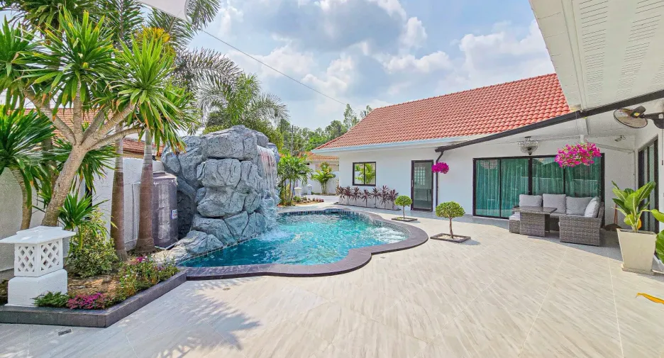 For sale 4 bed house in East Pattaya, Pattaya