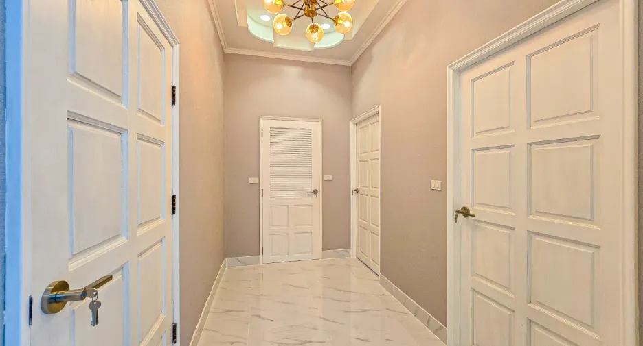 For sale 4 bed house in East Pattaya, Pattaya