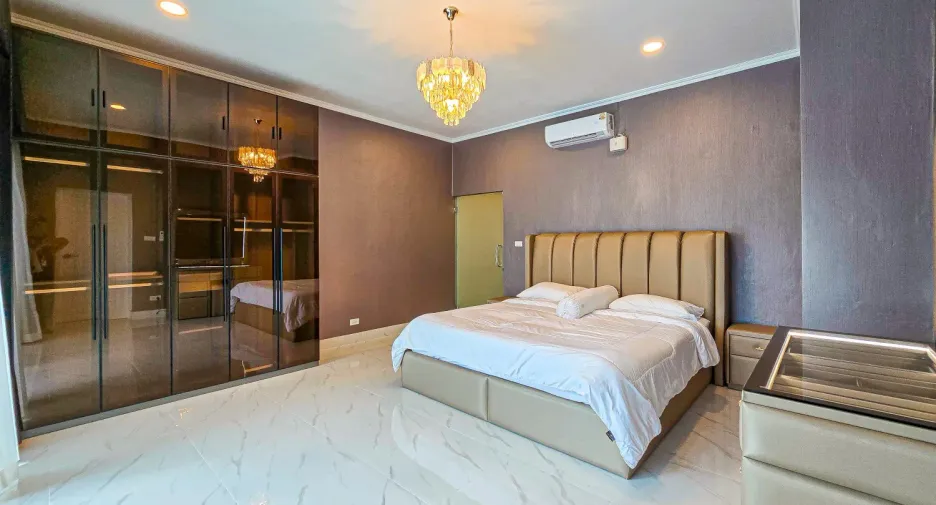 For sale 4 bed house in East Pattaya, Pattaya