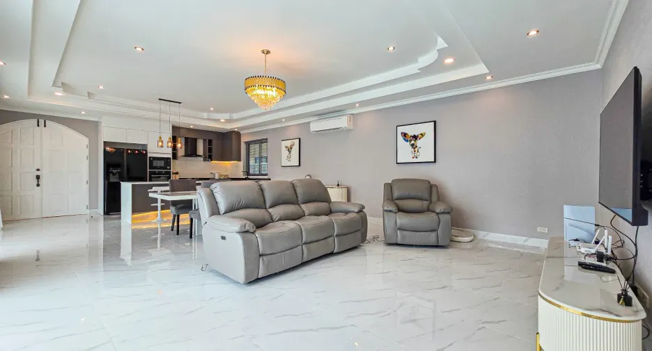 For sale 4 bed house in East Pattaya, Pattaya