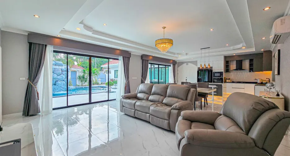 For sale 4 bed house in East Pattaya, Pattaya