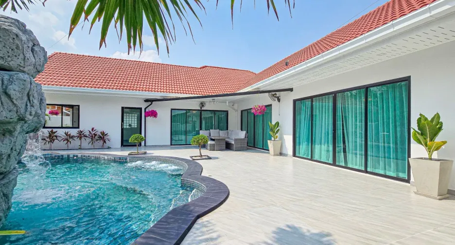 For sale 4 bed house in East Pattaya, Pattaya