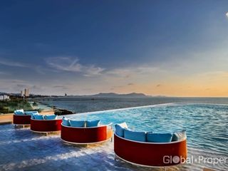 For sale 3 bedrooms condo in Na Jomtien, Pattaya