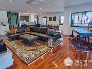 For sale 2 bed condo in Pathum Wan, Bangkok