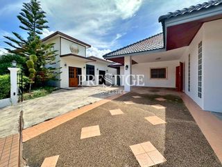 Haus zum Kauf mit 4 Zimmer in Bang Lamung, Chonburi