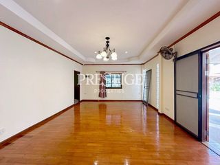 Haus zum Kauf mit 4 Zimmer in Bang Lamung, Chonburi