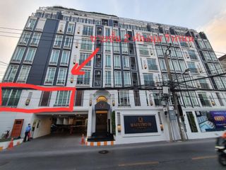 For sale 2 bed condo in Yan Nawa, Bangkok