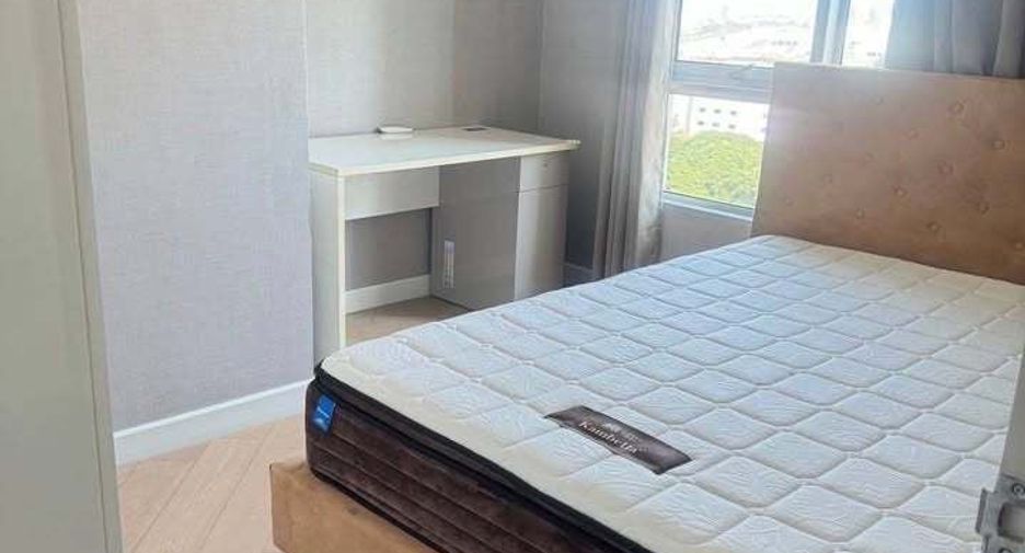 For rent 3 bed condo in Huai Khwang, Bangkok