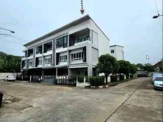 For sale 3 bed townhouse in Sai Mai, Bangkok