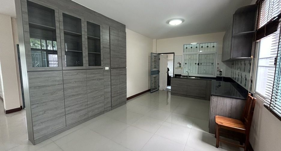 For sale 4 bed house in Si Racha, Chonburi