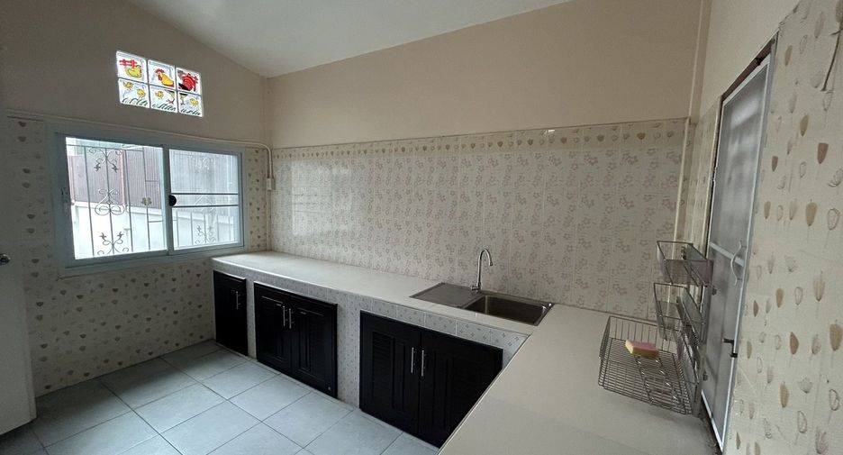 For sale 4 bed house in Si Racha, Chonburi