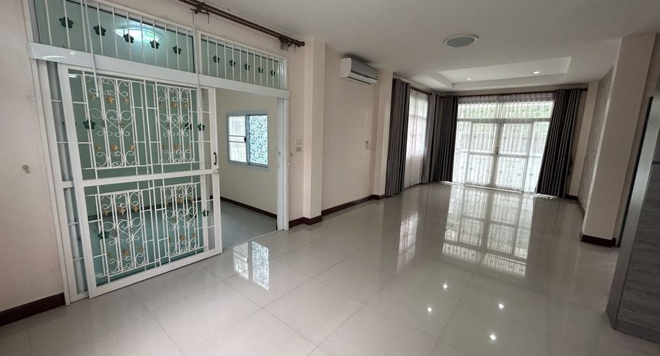 For sale 4 bed house in Si Racha, Chonburi
